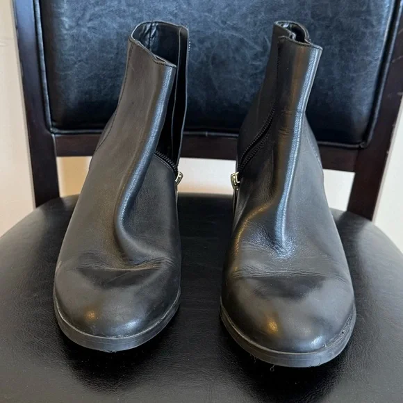 Vince Camuto Gaviren Booties - Picture 4 of 12